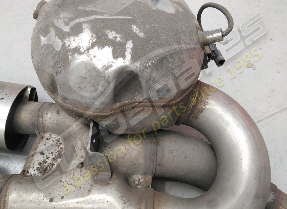damaged maserati rear left silencer. part number 670006946 (3)