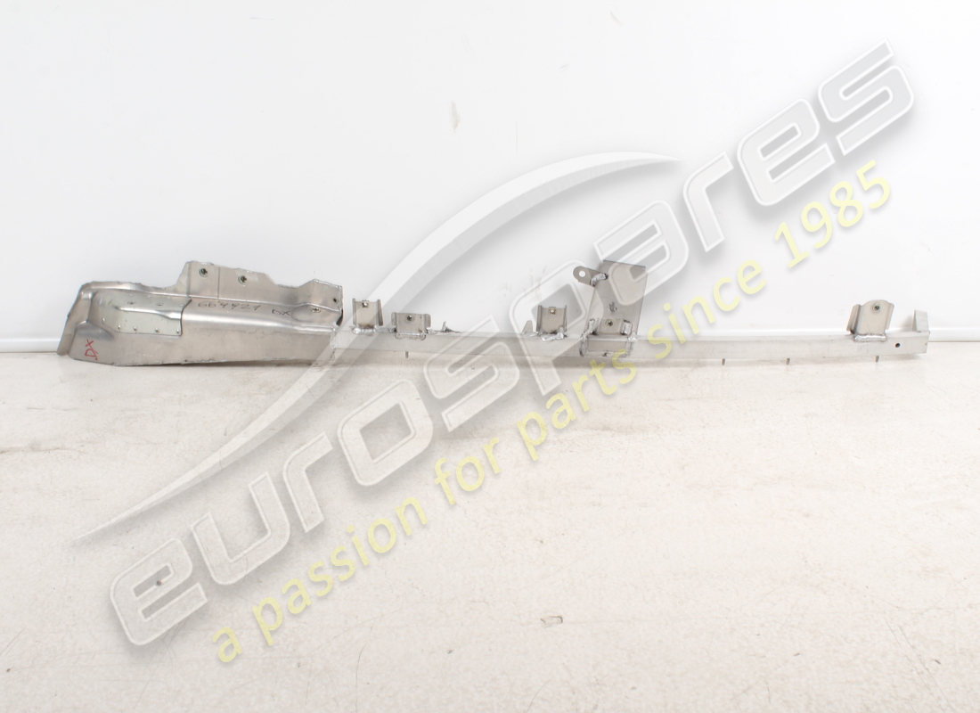 NEW FERRARI RH UPPER FRAME. PART NUMBER 66992111 (1) new ferrari rh upper frame. part number 66992111 (1)