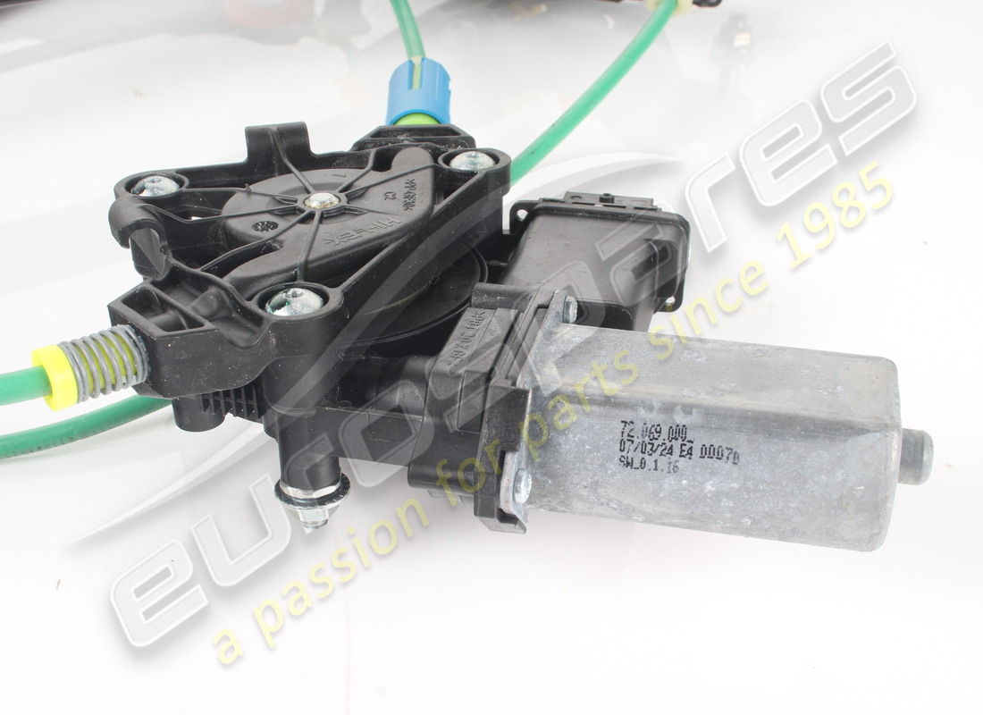 USED FERRARI ALZACRISTALLO PORTA ANTERIOR. PART NUMBER 967219 (3) used ferrari alzacristallo porta anterior. part number 967219 (3)