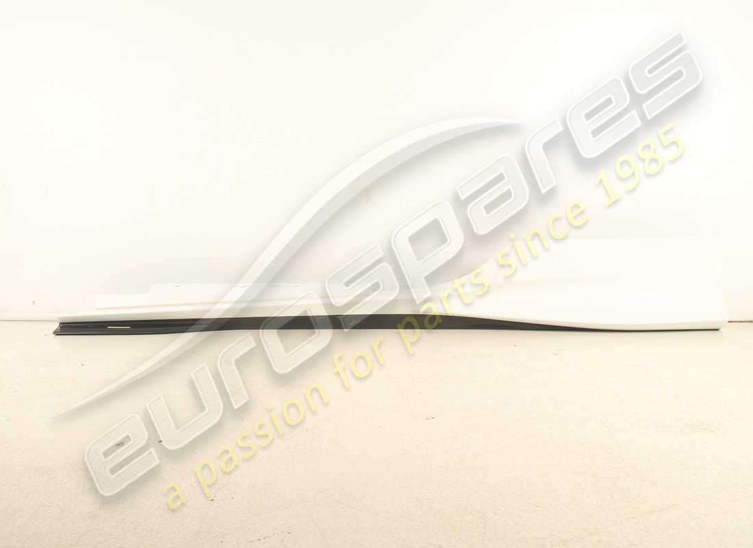 new (other) ferrari complete lh underdoor trim. part number 985881796 (1)