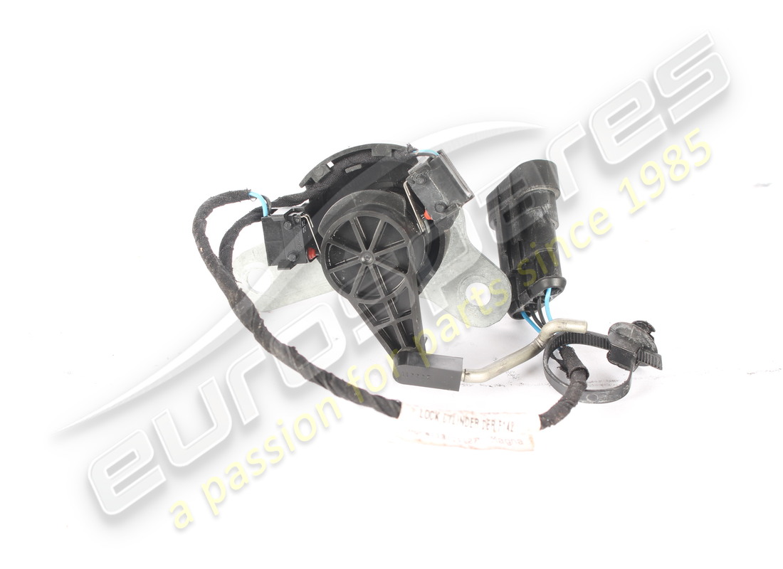 USED FERRARI COMPLETE LATCH MOUNTING. PART NUMBER 82811200 (2) used ferrari complete latch mounting. part number 82811200 (2)