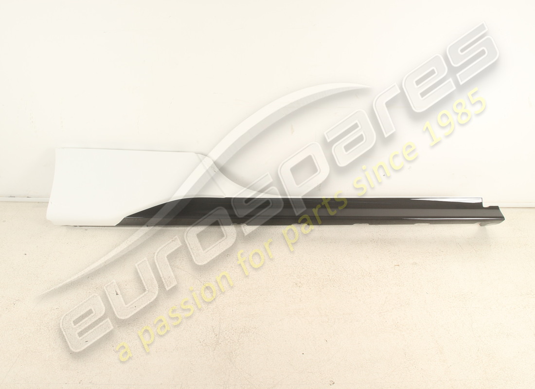 NEW FERRARI RIVEST. SOTTOPORTA DX OPT CA. PART NUMBER 985796555 (1) new ferrari rivest. sottoporta dx opt ca. part number 985796555 (1)