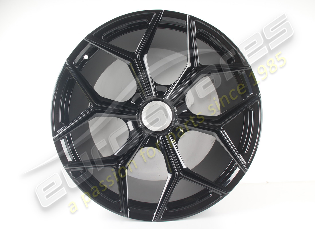 reconditioned lamborghini rear wheel. part number 470601017bj (1)
