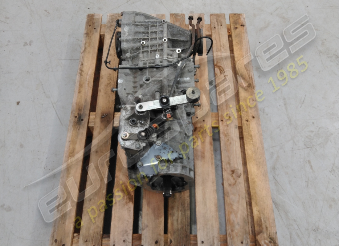 USED ASTON MARTIN TRANSMISSION ASSEMBLY, MANUAL. PART NUMBER 6G337002AJ (4) used aston martin transmission assembly, manual. part number 6g337002aj (4)