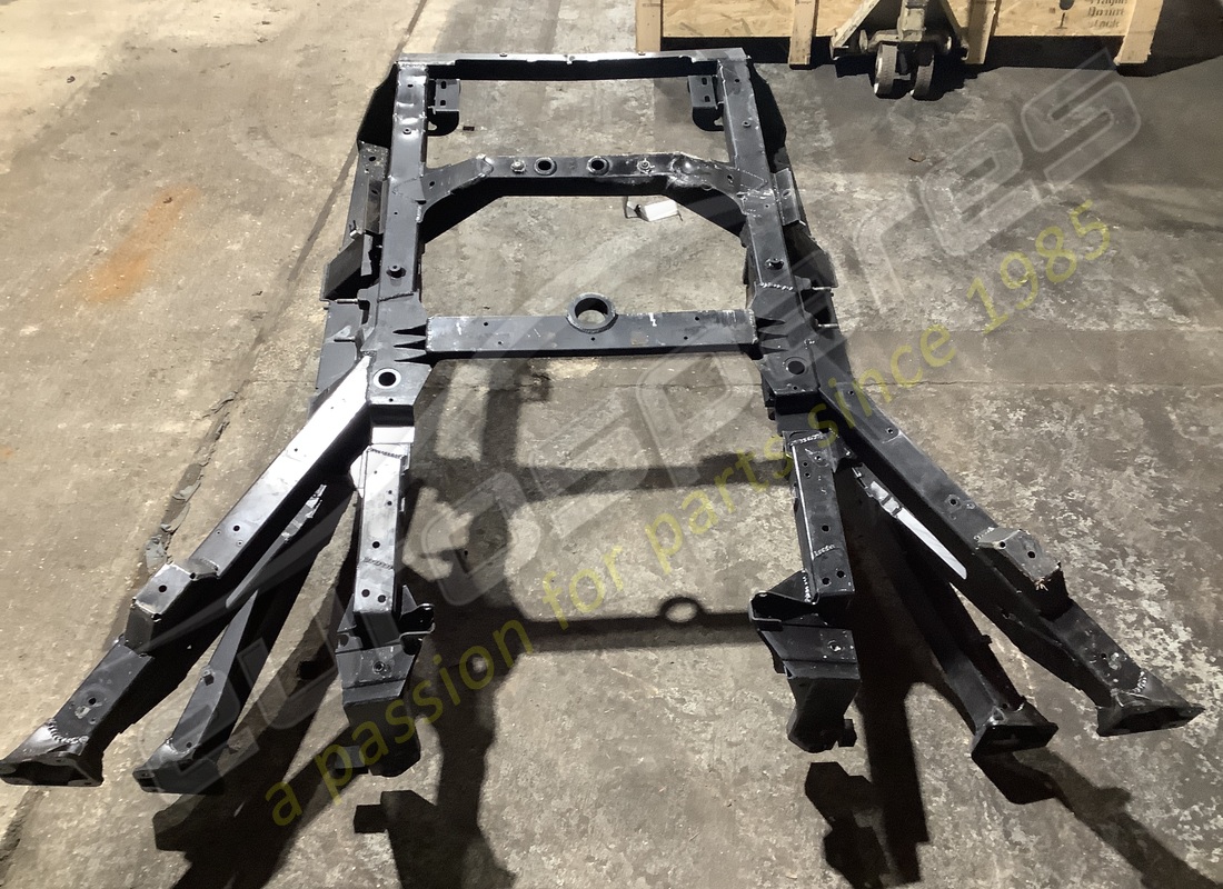 DAMAGED LAMBORGHINI REAR END. PART NUMBER 470813031F (3) damaged lamborghini rear end. part number 470813031f (3)