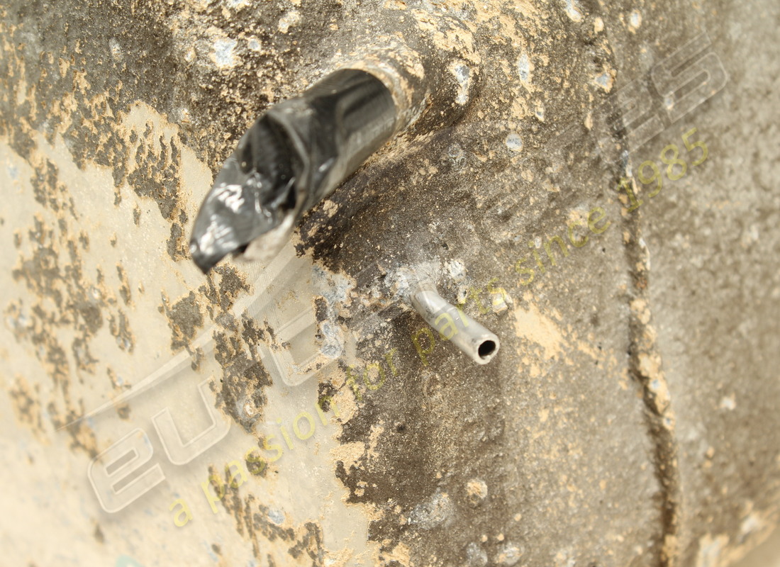 USED FERRARI RH FUEL TANK. PART NUMBER 106257 (2) used ferrari rh fuel tank. part number 106257 (2)