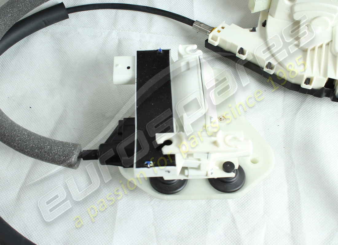 NEW MASERATI RH FRONT DOOR LOCK. PART NUMBER 670162426 (2) new maserati rh front door lock. part number 670162426 (2)