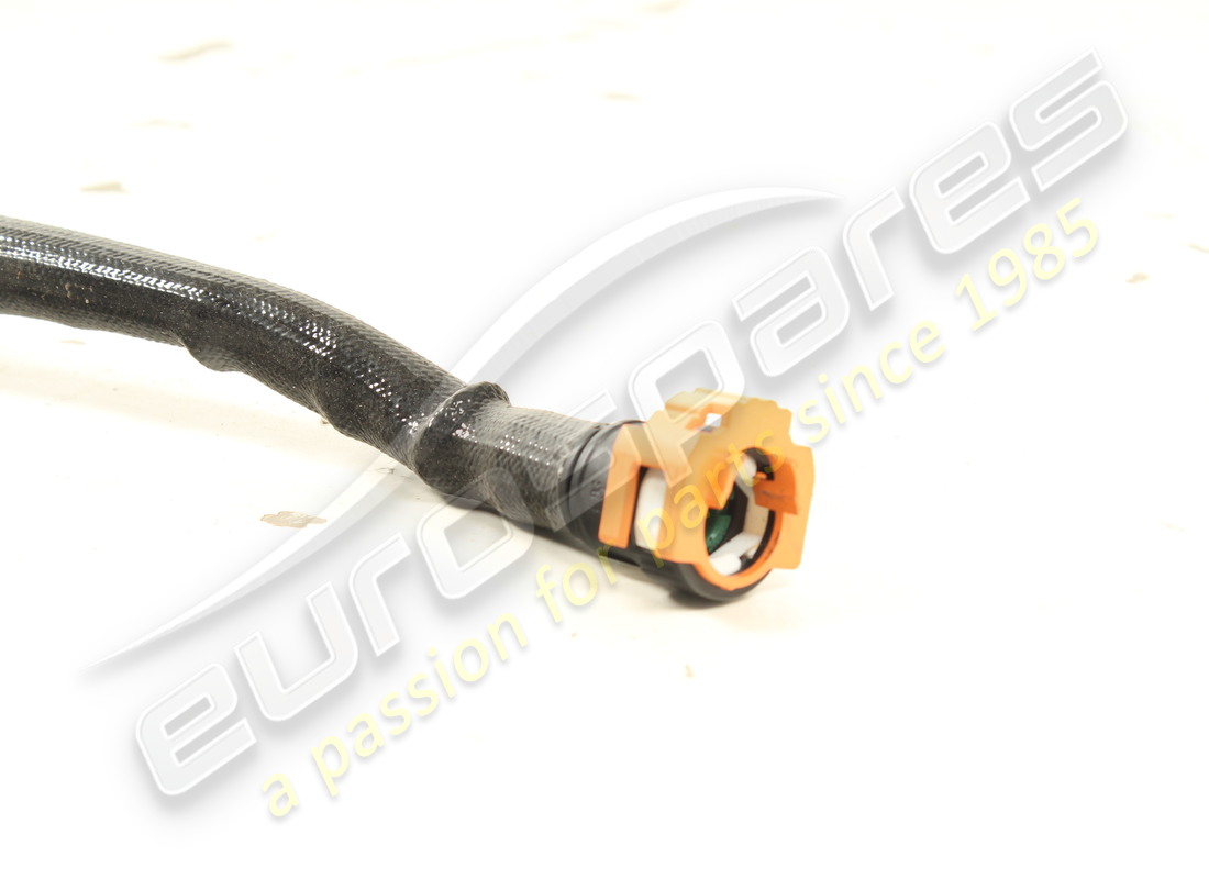 USED FERRARI TANK AIR BUBBLE CONNECTOR PI. PART NUMBER 319372 (2) used ferrari tank air bubble connector pi. part number 319372 (2)