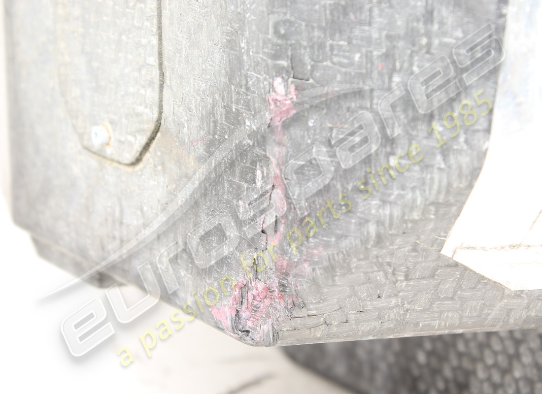 damaged eurospares tank bladder & complete fuel tank container only. part number eap1493248 (5)