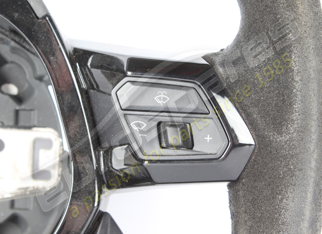 used lamborghini suede steering wheel with high gloss and cruise control. part number 4t0419091gqg8 (4)