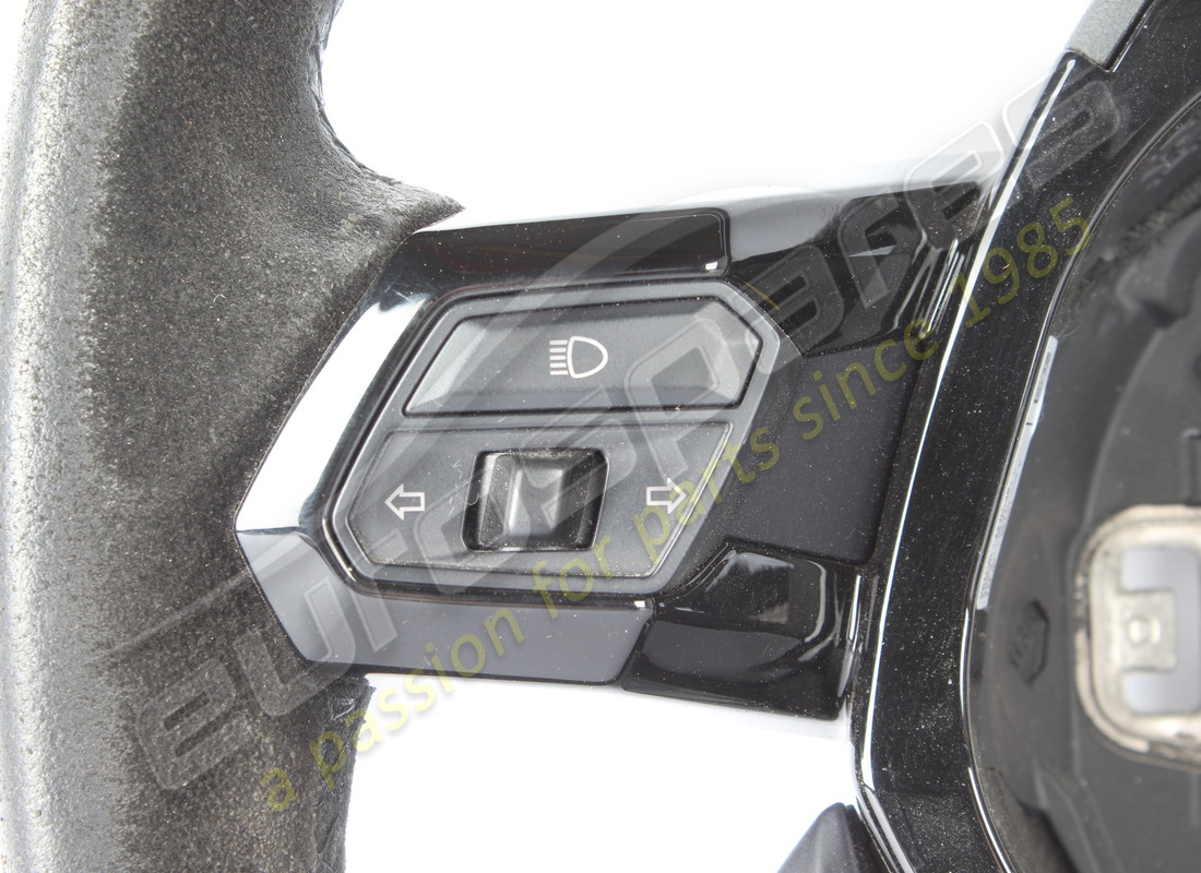 used lamborghini suede steering wheel with high gloss and cruise control. part number 4t0419091gqg8 (7)