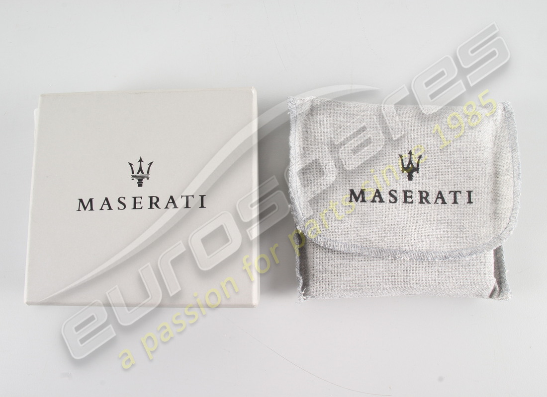 new maserati coin wallet. part number eap1553119 (1)