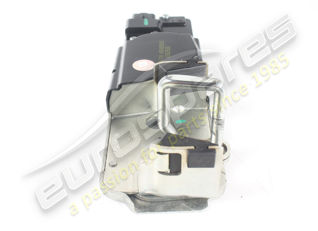 USED FERRARI LOCK STRIKER. PART NUMBER 83629000 (2) used ferrari lock striker. part number 83629000 (2)