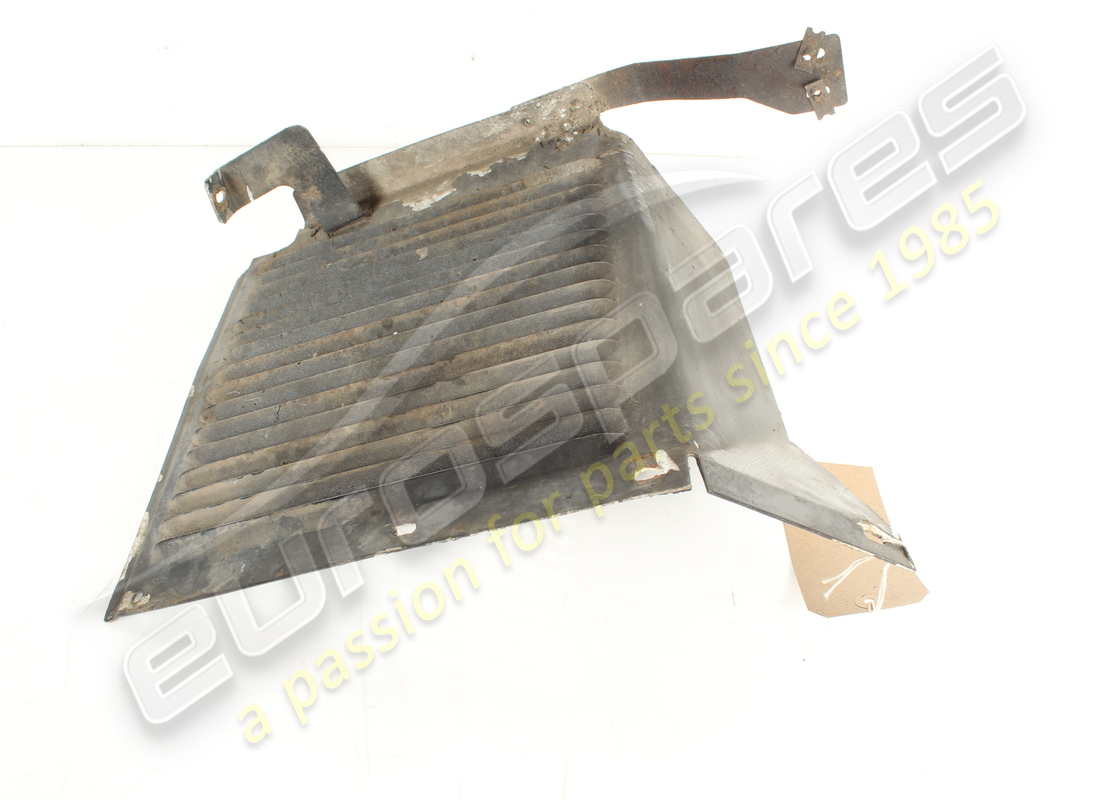 USED FERRARI RH REAR GRAVEL GUARD. PART NUMBER 65432000 (6) used ferrari rh rear gravel guard. part number 65432000 (6)