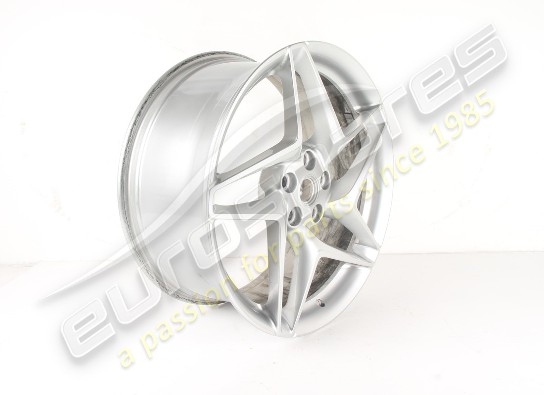 used ferrari rh front wheel. part number 861243 (2)