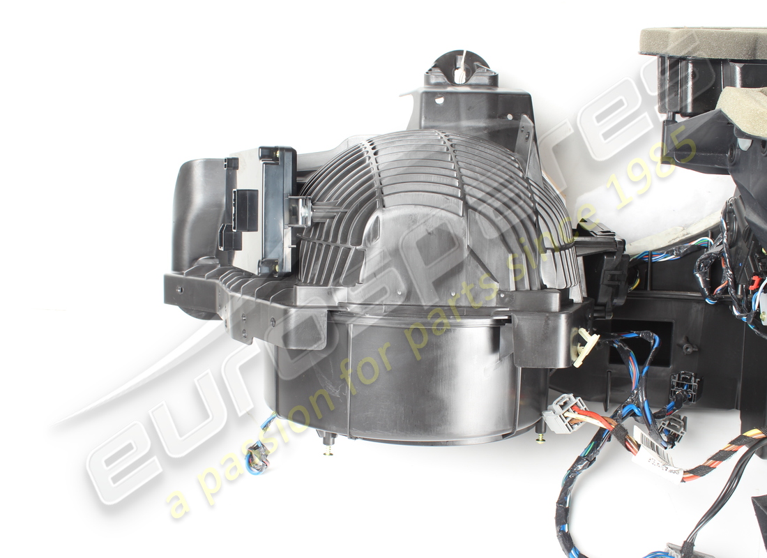 USED MASERATI COMPLETE AIR CONDITION ASSEMBLY. PART NUMBER 670009120 (2) used maserati complete air condition assembly. part number 670009120 (2)