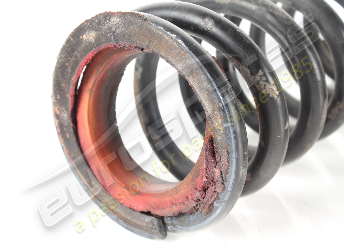 USED FERRARI SPRING. PART NUMBER 269638 (3) used ferrari spring. part number 269638 (3)