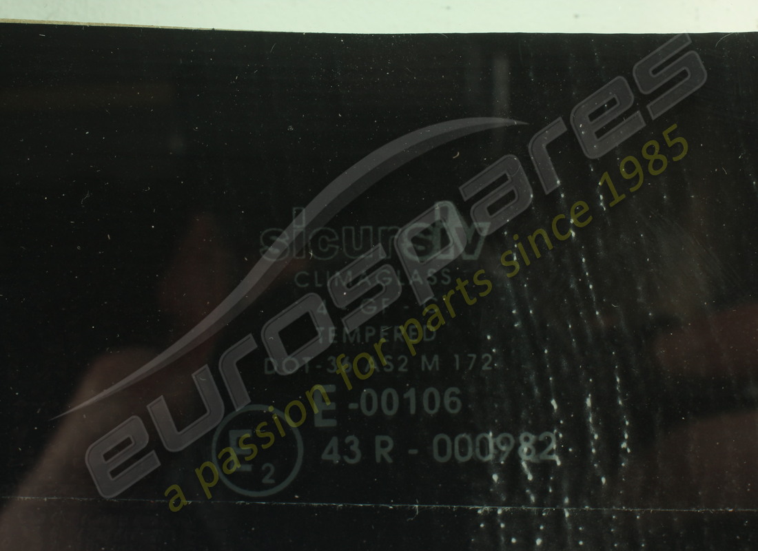 new oe lh upper glass. part number 007017003 (2)