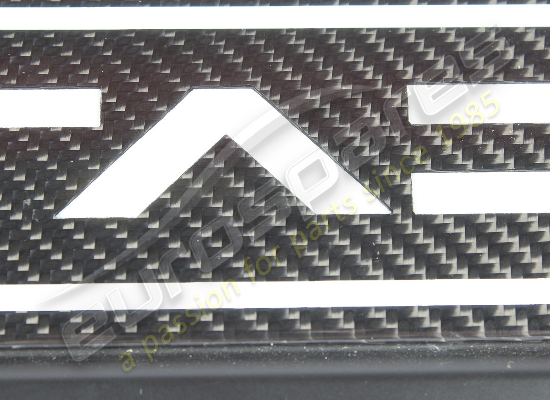 damaged lamborghini carbon kick plate. part number 470853369a (3)