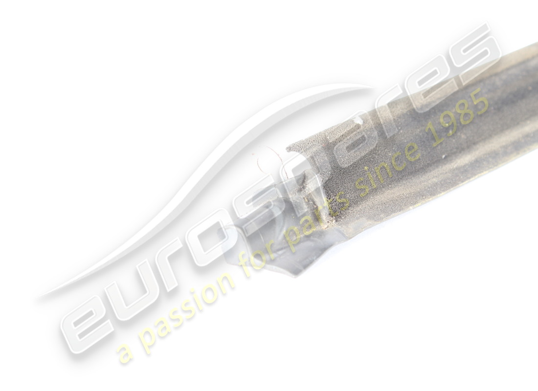used ferrari rh outer glass scraper. part number 66867800 (2)