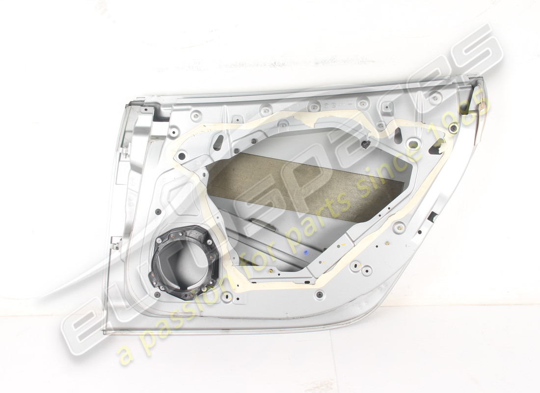 used maserati complete rh rear door. part number 673000809 (2)