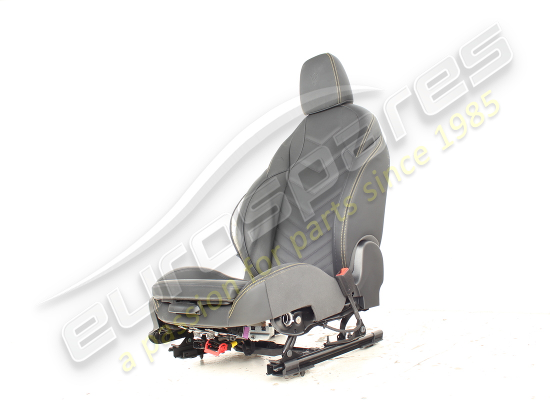 DAMAGED MASERATI FRONT RH SEAT ASSEMBLY. PART NUMBER 670207074 (3) damaged maserati front rh seat assembly. part number 670207074 (3)