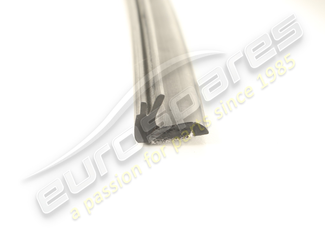 new eurospares rh front quarter glass rubber. part number 20065009a (3)