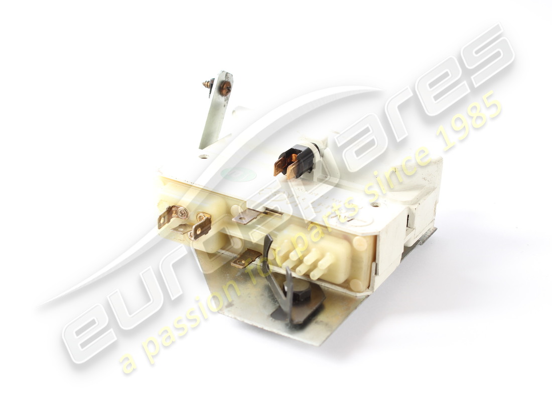 USED FERRARI AIR CONDITIONING CONTROL UNIT. PART NUMBER 124075 (3) used ferrari air conditioning control unit. part number 124075 (3)