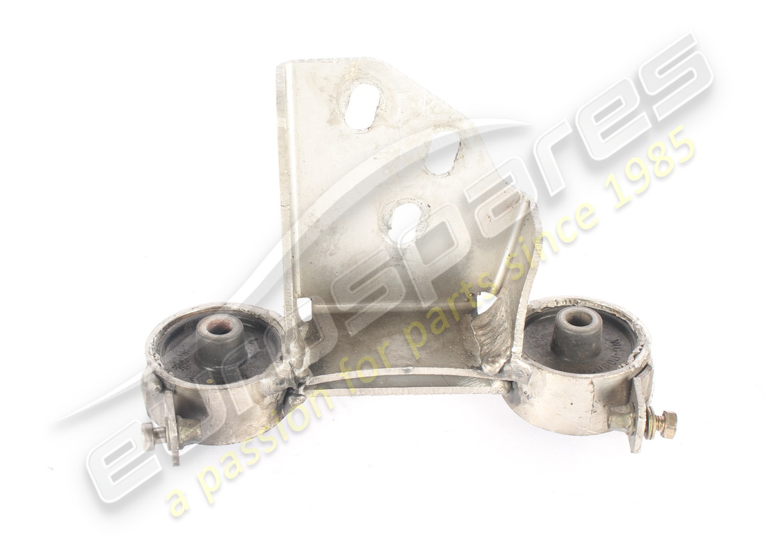 USED Ferrari RH BRACKET COMPLETE WITH BUSHE . PART NUMBER 272070 (1)