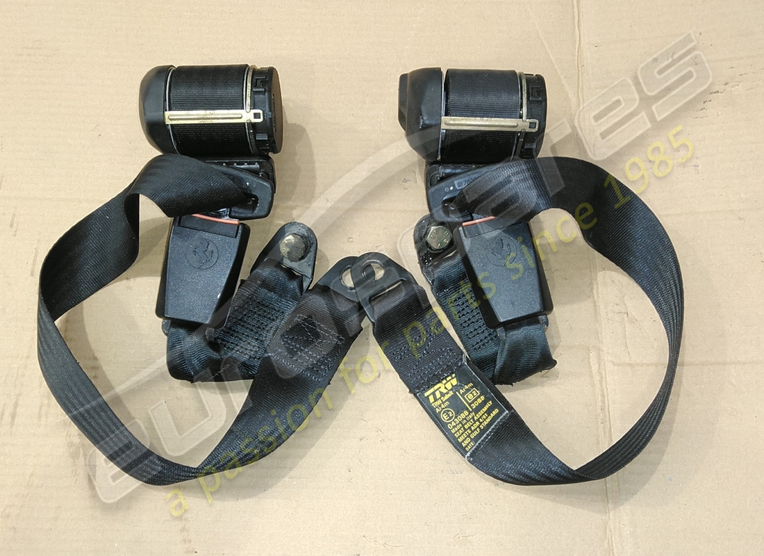 used ferrari rear safety belts set. part number 64674500 (1)