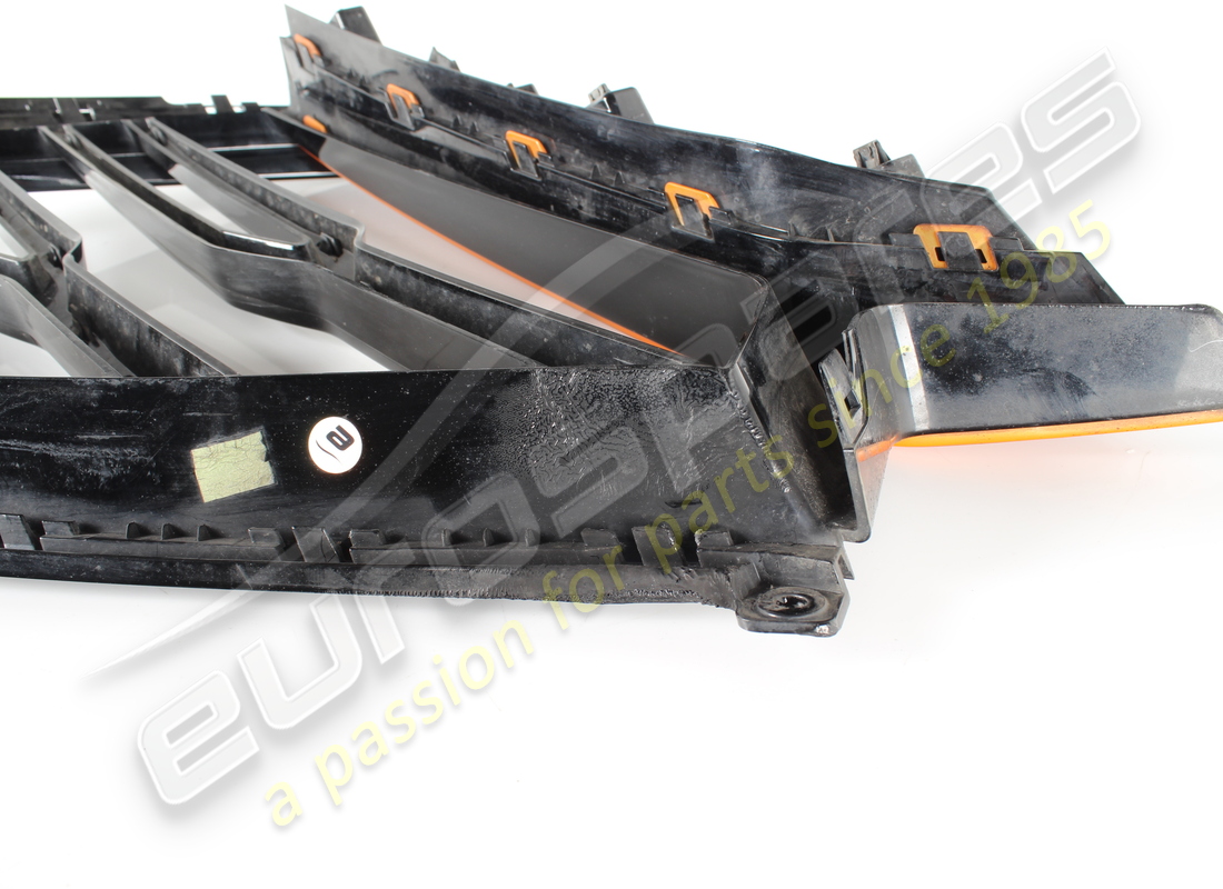 USED EUROSPARES LH COMPLETE RADIATOR GRILL ( SHINY BLACK ). PART NUMBER EAP1550907 (4) used eurospares lh complete radiator grill ( shiny black ). part number eap1550907 (4)