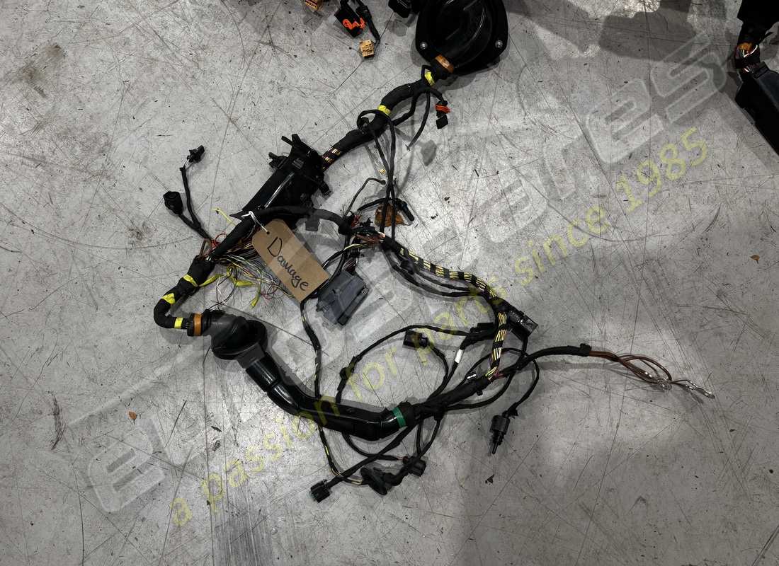 DAMAGED PORSCHE WIRE SET. PART NUMBER PAA992019 (6) damaged porsche wire set. part number paa992019 (6)