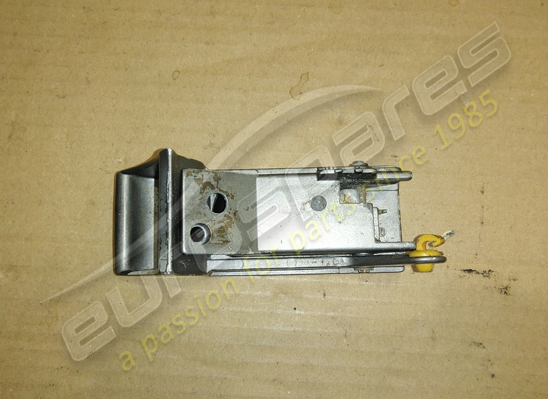 USED FERRARI RH HANDLE. PART NUMBER 63724800 (2) used ferrari rh handle. part number 63724800 (2)