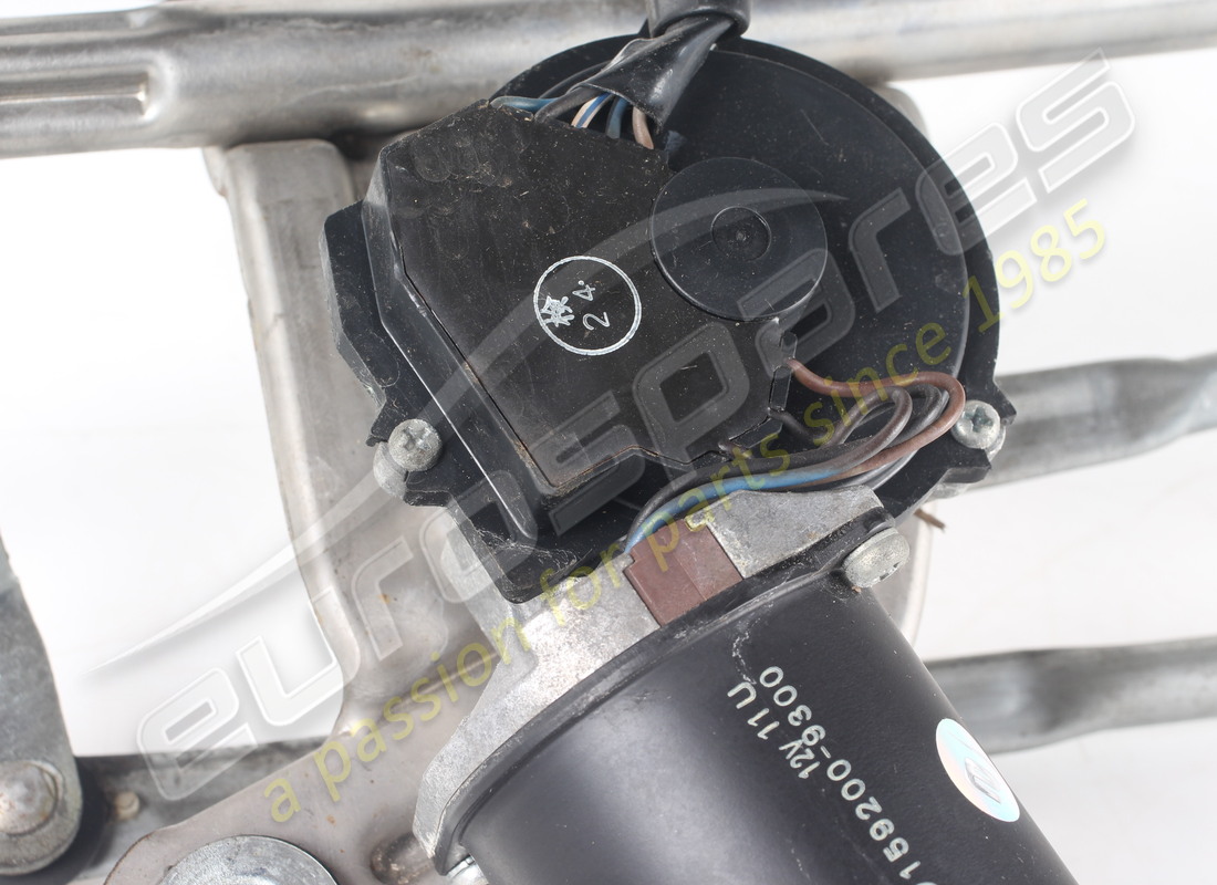 USED FERRARI WINDSCREEN WIPER WITH MOTOR. PART NUMBER 84198200 (4) used ferrari windscreen wiper with motor. part number 84198200 (4)