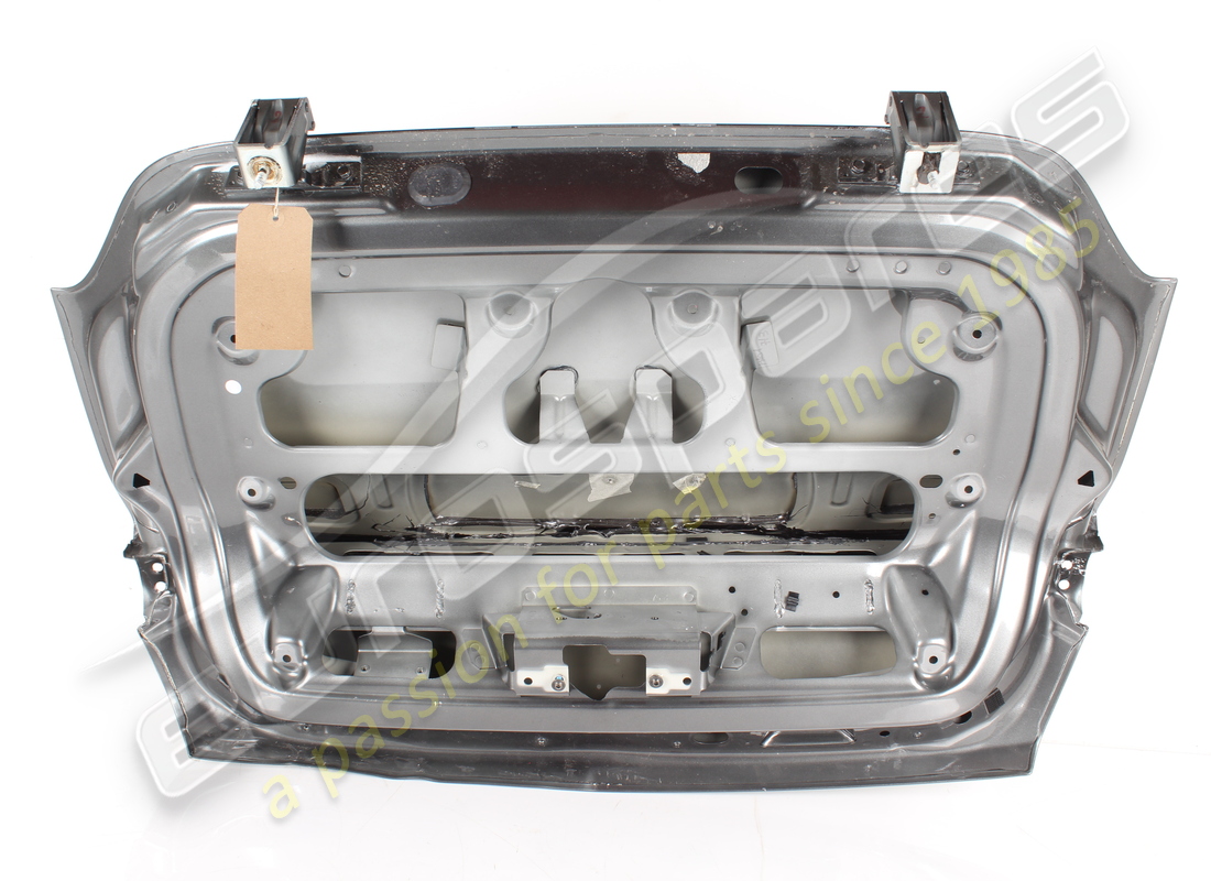 damaged ferrari rear lid. part number 985876497 (5)