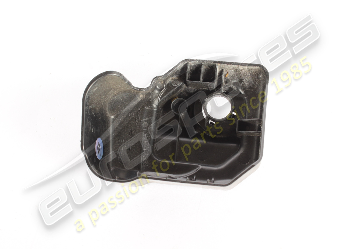 USED MASERATI SHIELD. PART NUMBER 670292863 (2) used maserati shield. part number 670292863 (2)