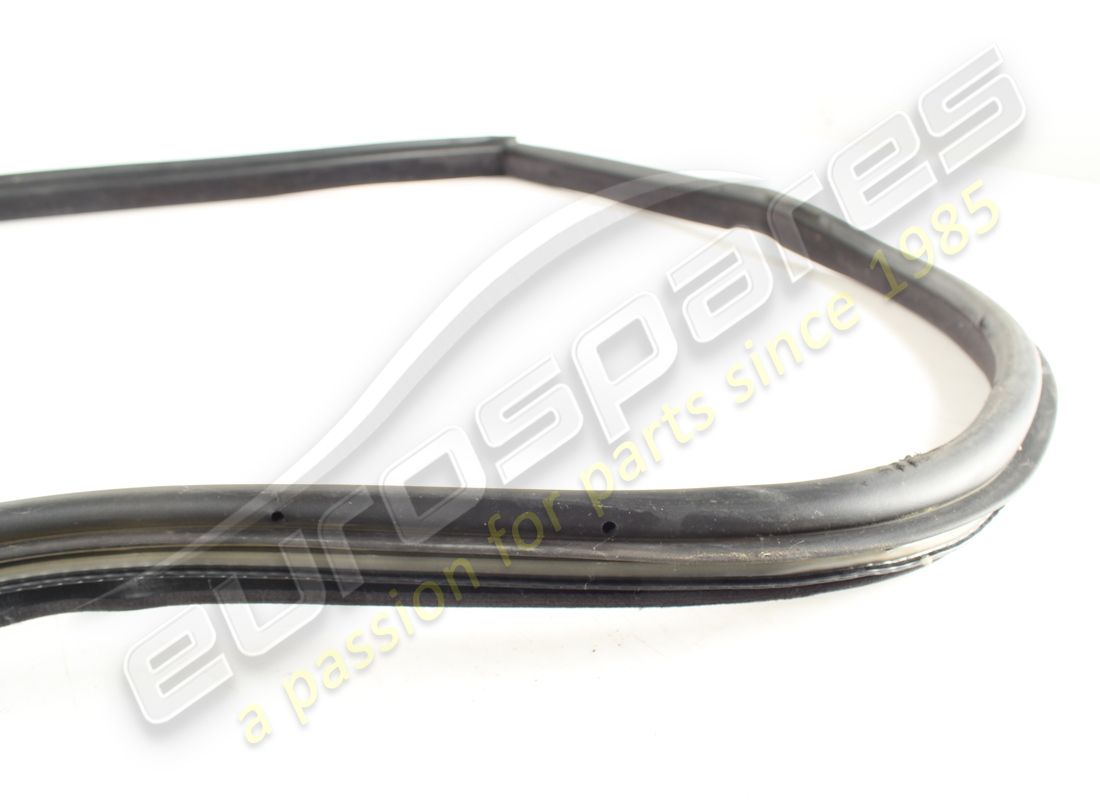 used maserati rh door rubber gasket. part number 384500158 (5)