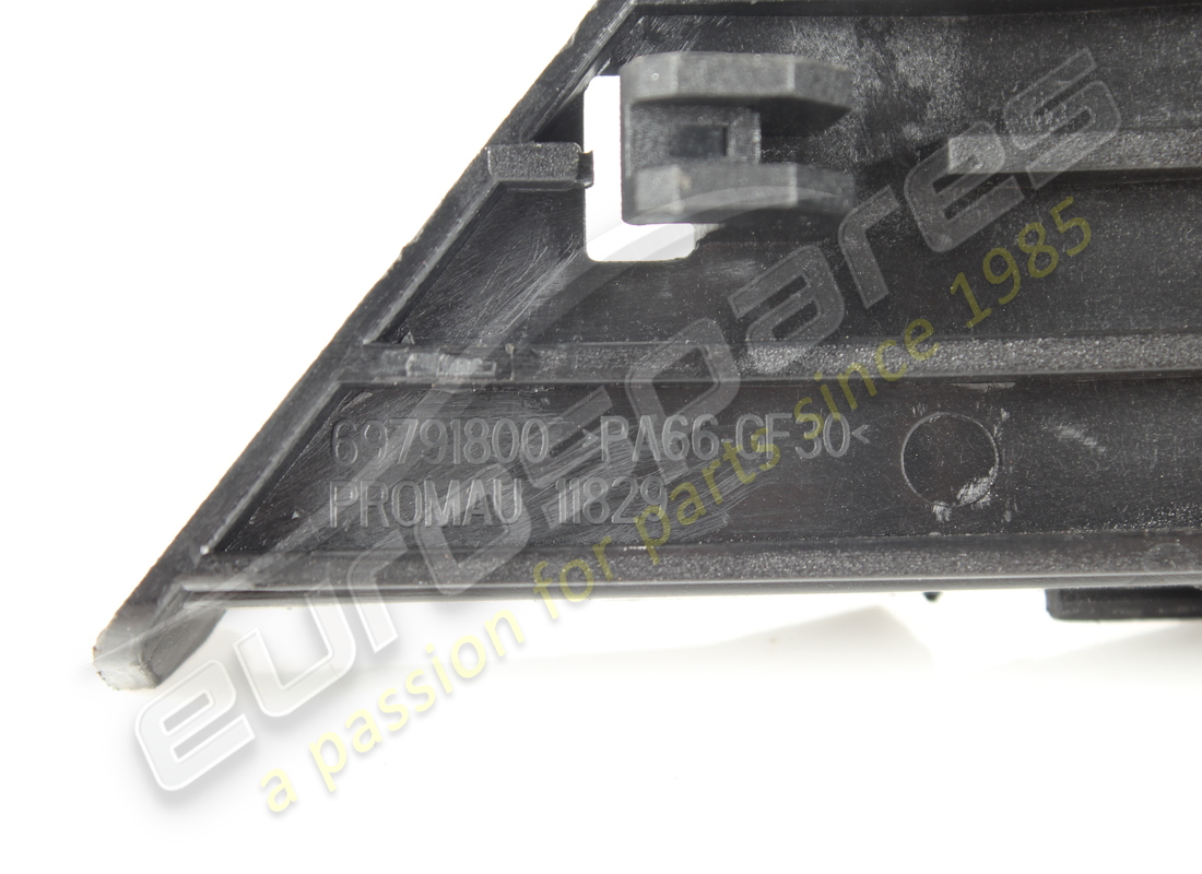 USED FERRARI UPPER GUIDE FOR REAR RH SE. PART NUMBER 69791800 (3) used ferrari upper guide for rear rh se. part number 69791800 (3)