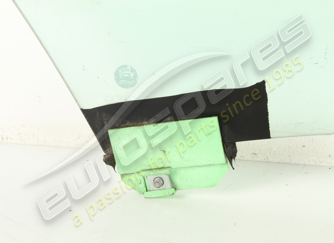 used maserati rh rear door glass. part number 83744700 (3)