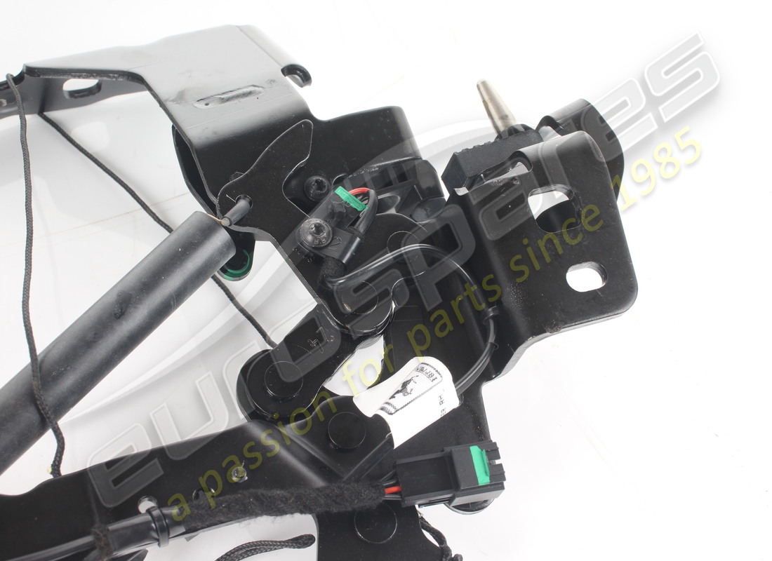 USED FERRARI RH TONNEAU COVER KINEMATICS. PART NUMBER 968592 (4) used ferrari rh tonneau cover kinematics. part number 968592 (4)