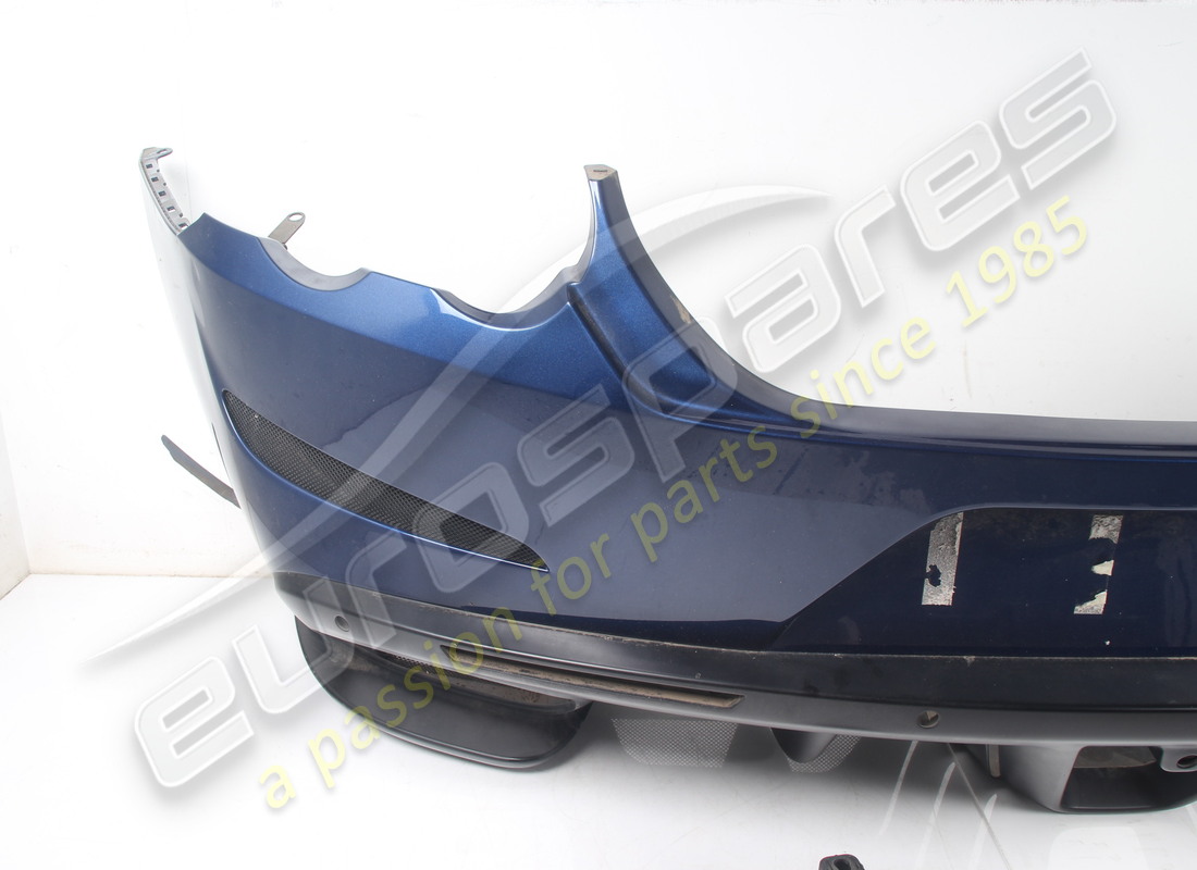 damaged ferrari rear bumper. part number 89047210 (2)