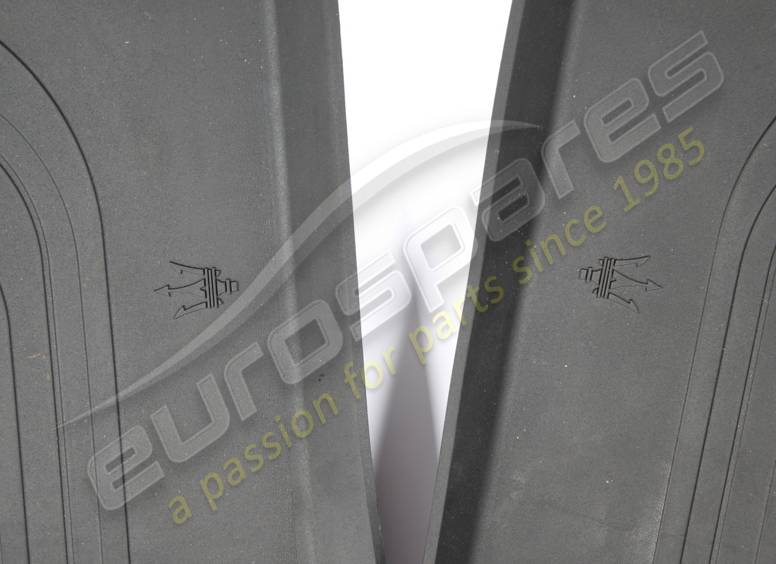 USED MASERATI OVER-CARPET BLACK KIT. PART NUMBER 670205728 (3) used maserati over-carpet black kit. part number 670205728 (3)