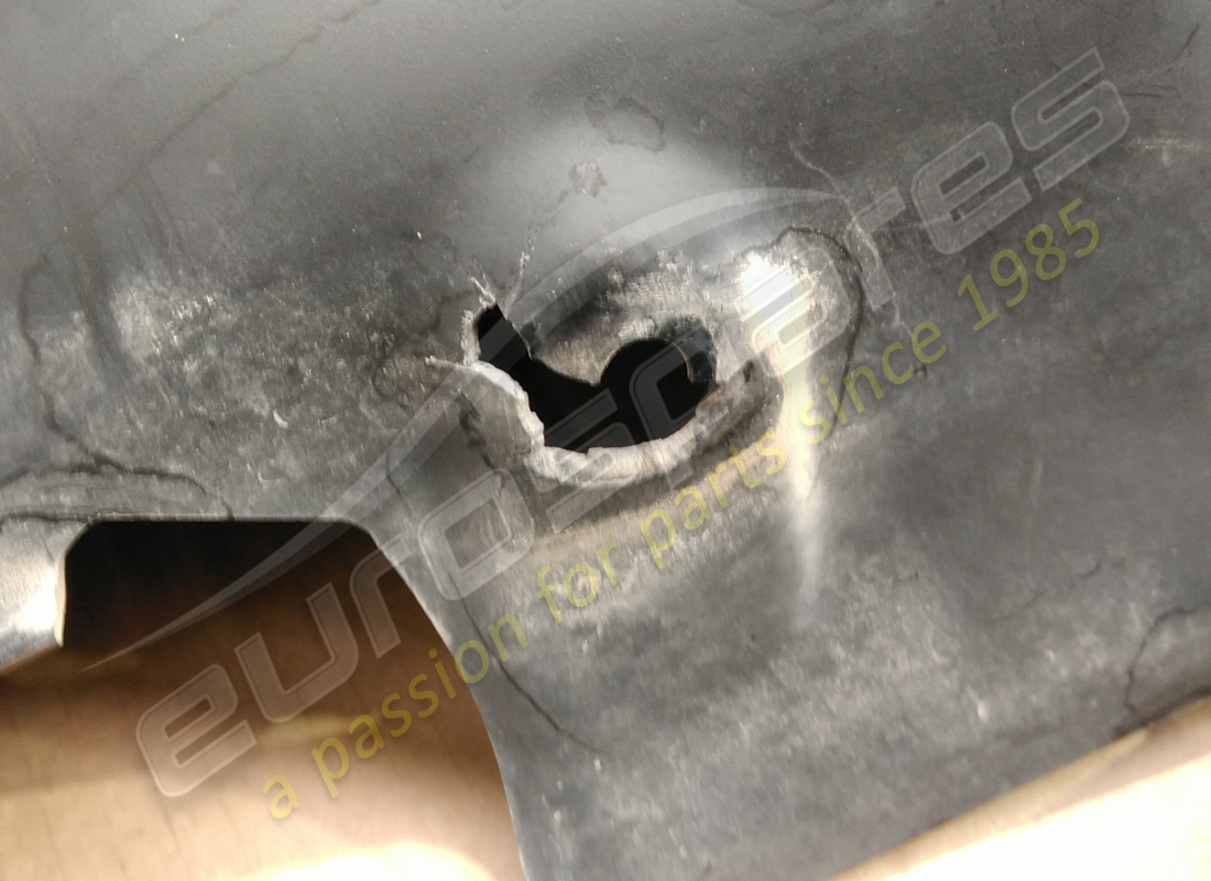 DAMAGED LAMBORGHINI WHEEL HOUSE SHELL. PART NUMBER 400821191A (4) damaged lamborghini wheel house shell. part number 400821191a (4)