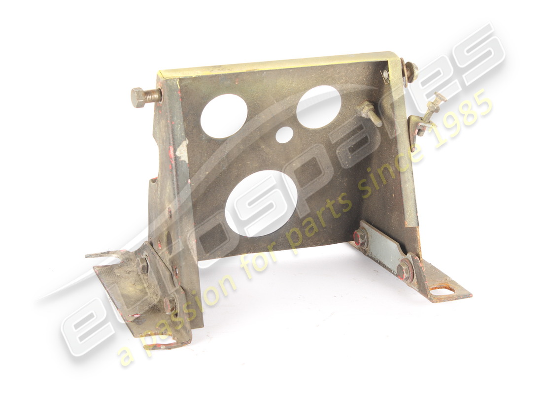 USED FERRARI RH HEAD LAMP MOTOR SUPPORT BRACKET. PART NUMBER 60648000 (2) used ferrari rh head lamp motor support bracket. part number 60648000 (2)