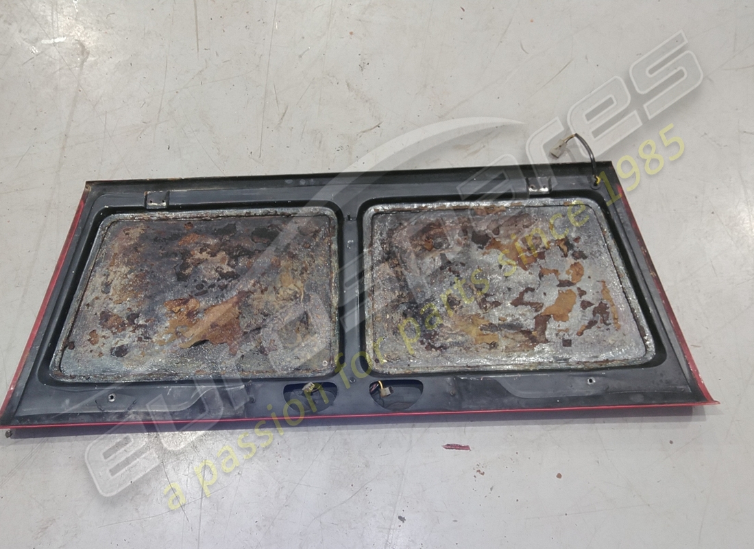 DAMAGED FERRARI REAR BOOT LID. PART NUMBER 40364408 (2) damaged ferrari rear boot lid. part number 40364408 (2)