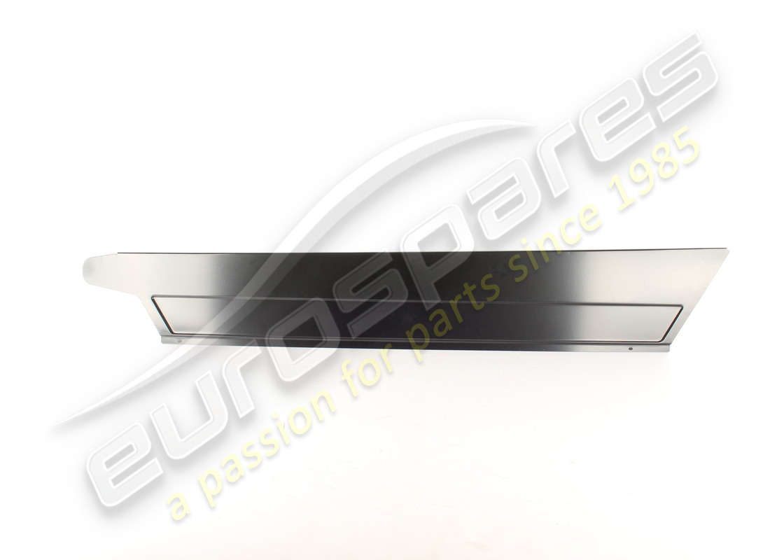new eurospares rh kick plate. part number 62171900 (1)