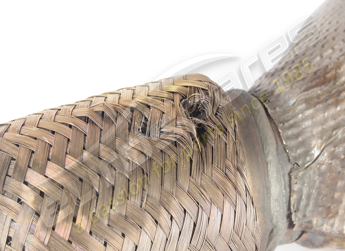 DAMAGED FERRARI COMPLETE RH CATALYTIC CONVERTE. PART NUMBER 335426 (5) damaged ferrari complete rh catalytic converte. part number 335426 (5)