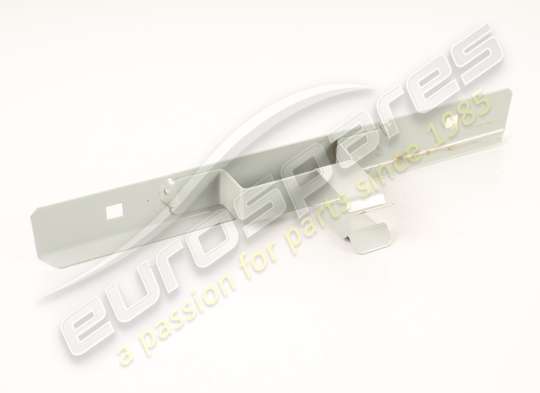 new ferrari lh wheelhouse fixing plate. part number 62854700 (3)