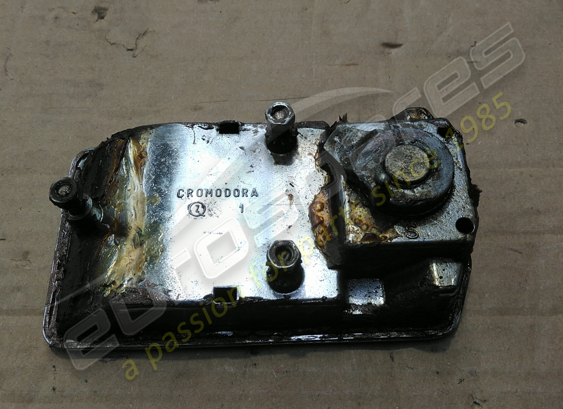 used ferrari lh door handle. part number 40062606 (2)