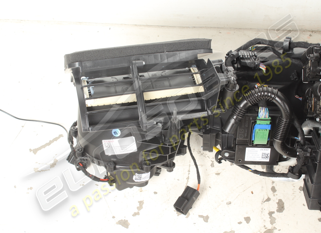 USED MASERATI RHD HVAC ASSEMBLY. PART NUMBER 670303419 (4) used maserati rhd hvac assembly. part number 670303419 (4)